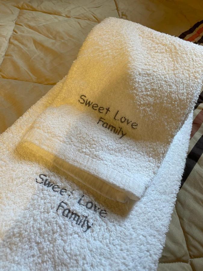 Apartment Sweet Family Iii